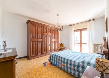 Three-room apartment Santa Vittoria d'Alba - photo 18