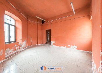 Commercial Premises Bra - photo 24