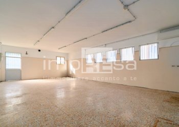 Foto 8 - Commercial Premises via Baracca
 
4, Paese - photo 8