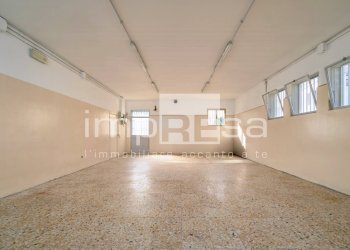Foto 9 - Commercial Premises via Baracca
 
4, Paese - photo 9