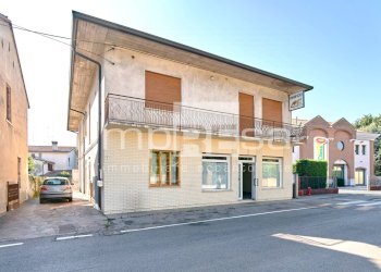 Foto 19 - Commercial Premises via Baracca
 
4, Paese - photo 19
