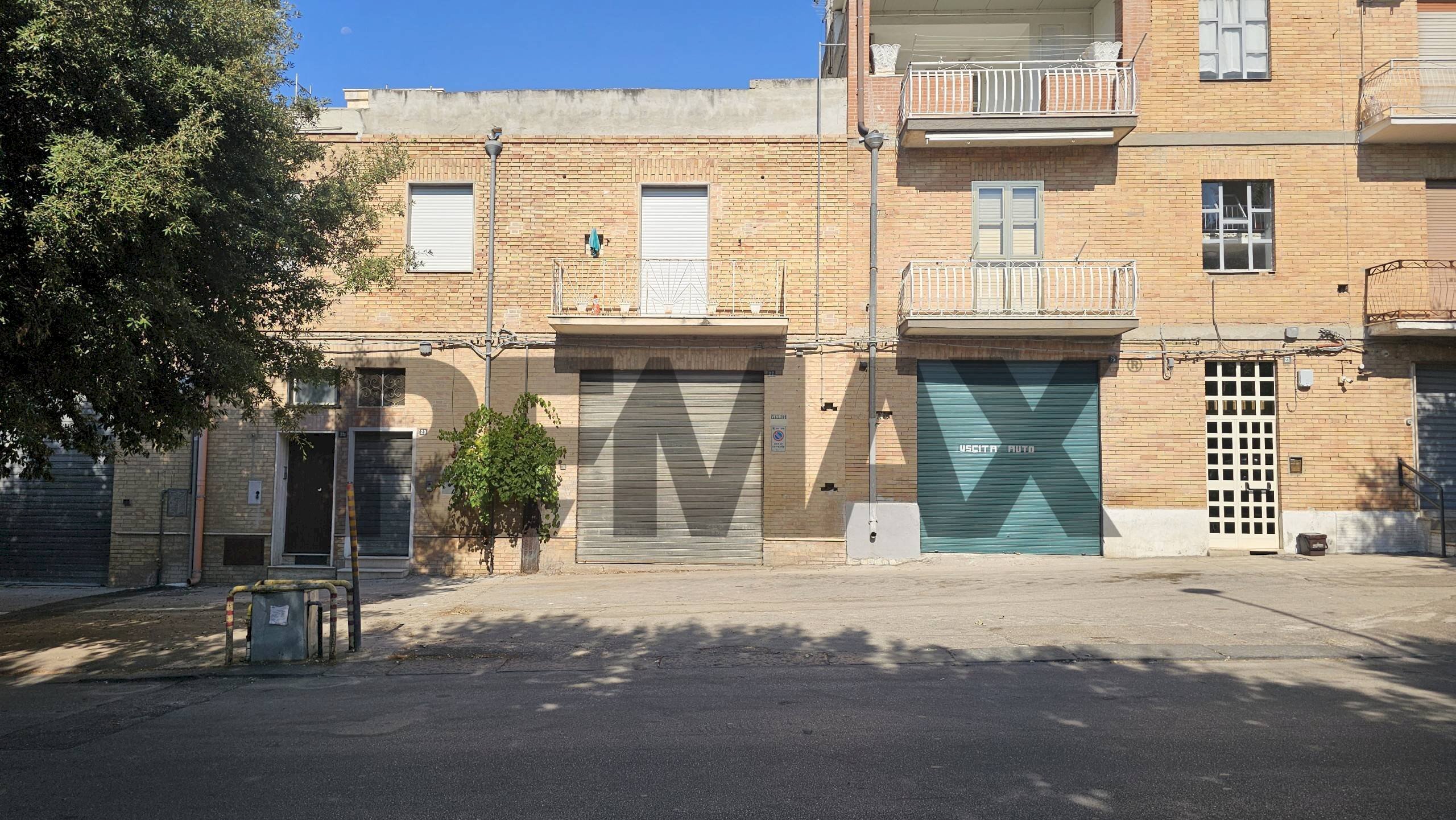 Edificio all\'aperto - Commercial Premises Viale Ferrovia
27, Lucera - photo 2