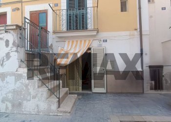 Edificio all\'aperto - Casa indipendente Largo Moschillo
 
17, Manfredonia - foto 3