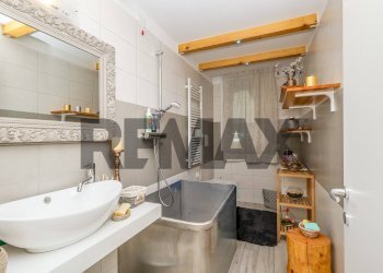 Bagno - Bilocale via Cesare Battisti
 
215, Abano Terme - foto 17