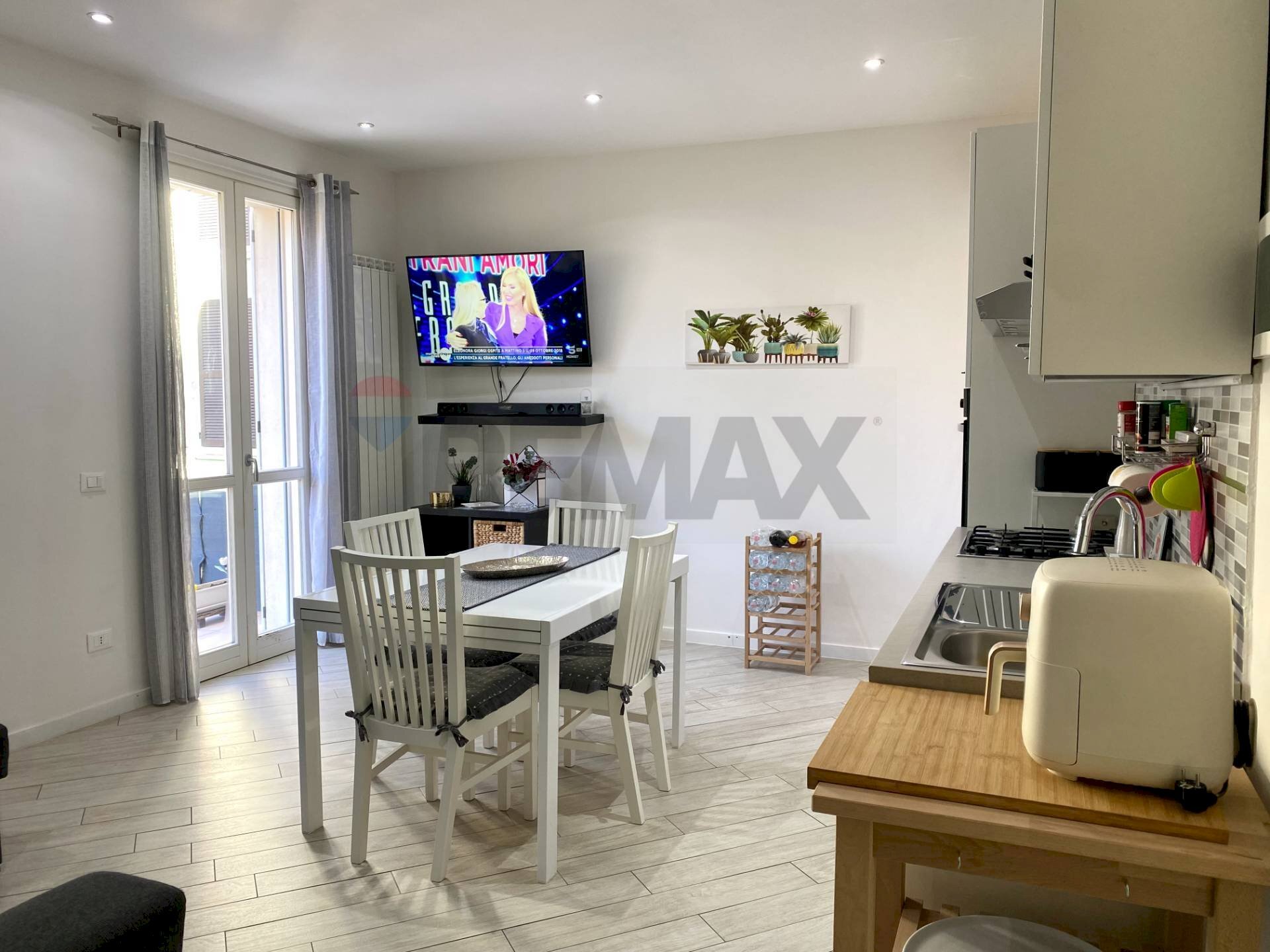 Sala da pranzo - Three-room apartment Via unità
 
26, Salsomaggiore Terme - photo 2