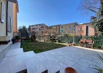 Edificio all\'aperto - Three-room apartment Via unità
 
26, Salsomaggiore Terme - photo 23