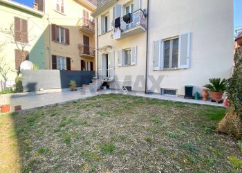 Edificio all\'aperto - Three-room apartment Via unità
 
26, Salsomaggiore Terme - photo 26