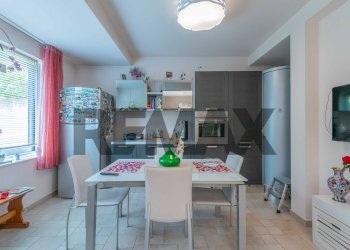 Sala da pranzo - Villa via Palmiro Togliatti
 
46/A, Ragusa - photo 16