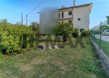 Giardino - Semi-detached house Via Piave Nuovo
14, Jesolo - photo 31