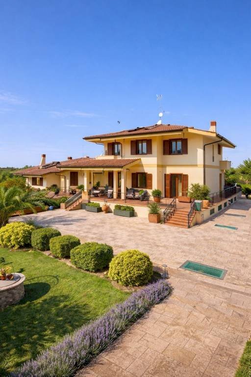Cortile interno - Villa via Colle Pisano, Frascati - photo 2