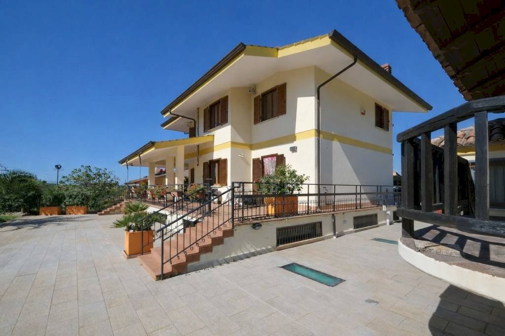Facciata - Villa via Colle Pisano, Frascati - photo 3