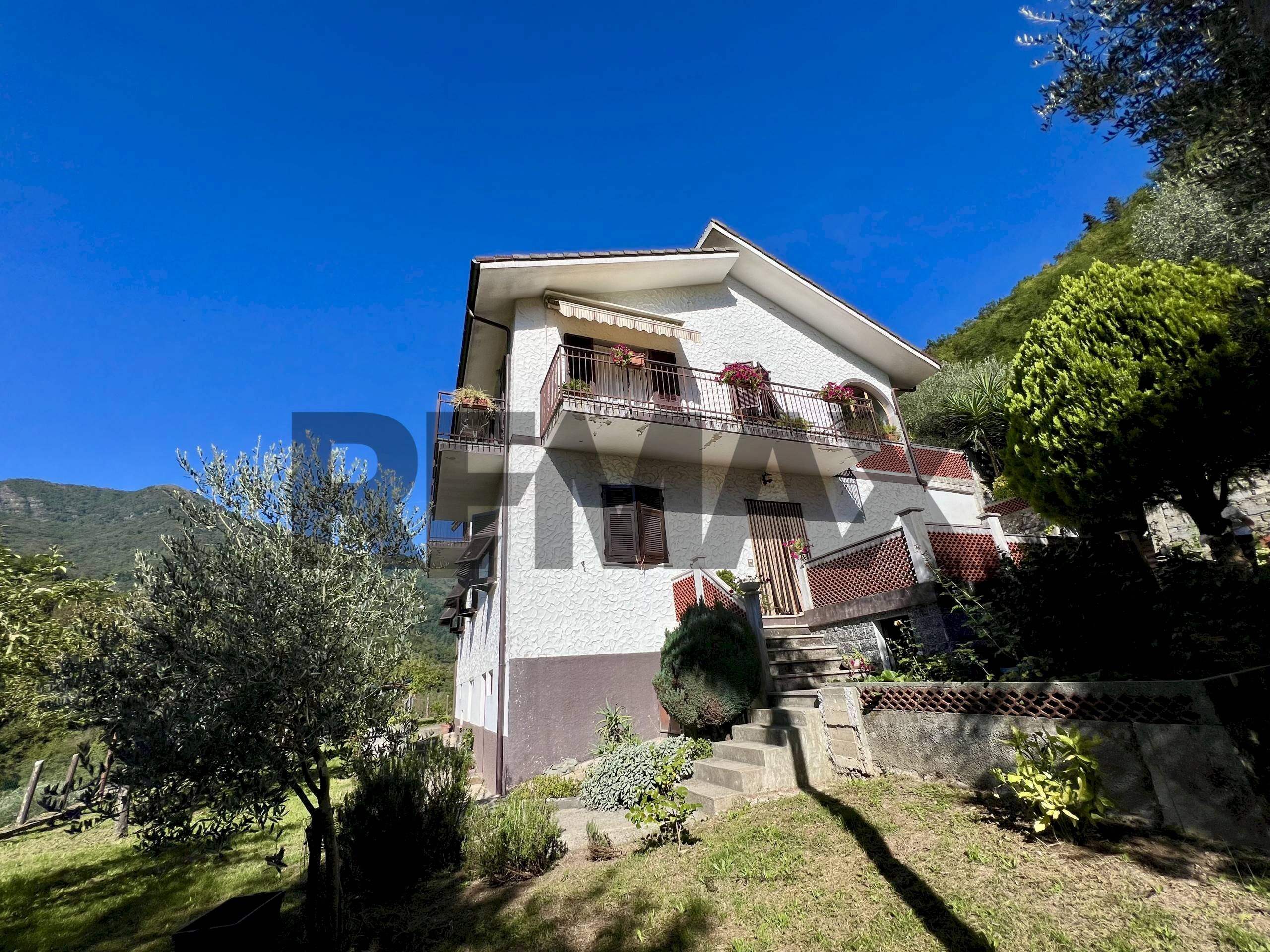 Small Villa via Vittorio Veneto, 56 
 Borzonasca, Borzonasca - photo 1