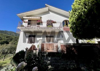 Small Villa via Vittorio Veneto, 56 
 Borzonasca, Borzonasca - photo 2