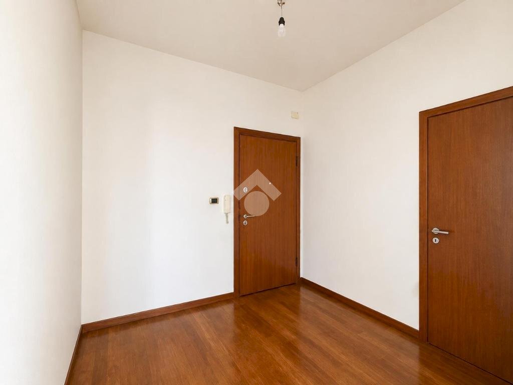 Apartment Via Filippo Bettini, Genova (neighborhood Bolzaneto) - photo 2