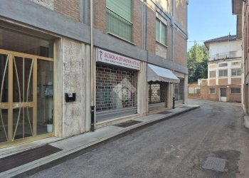 Office Via Belriguardo, Ferrara - photo 1