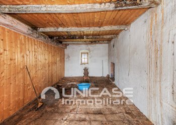 Portion of a house STRADA CAFFARO, 16, Bricherasio - photo 10