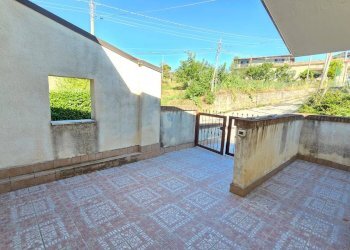 Foto 9 - Semi-detached house Contrada Santi Giovanni e Paolo
 
58, Montemarano - photo 9