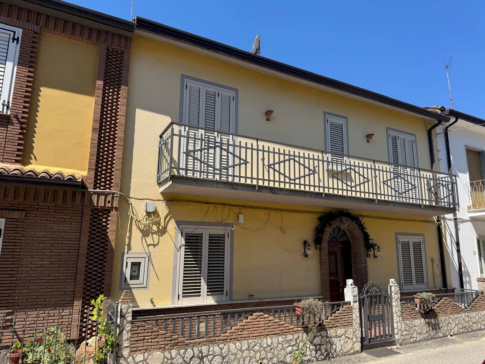 Foto 1 - Semi-detached house via giovanni boccaccio
 
11, Grottaminarda - photo 1