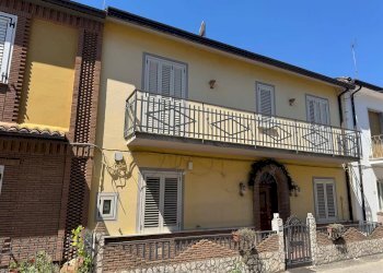 Foto 1 - Semi-detached house via giovanni boccaccio
 
11, Grottaminarda - photo 1