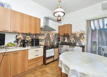 Cucina - Casa indipendente Via Alessandro Manzoni
 
37, Mascali - foto 9