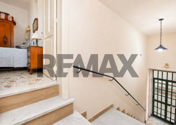 Scale - Casa indipendente Via Alessandro Manzoni
 
37, Mascali - foto 18