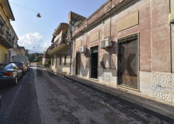 Edificio all\'aperto - Casa indipendente Via Alessandro Manzoni
 
37, Mascali - foto 31