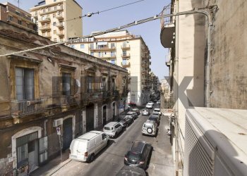 Edificio all\'aperto - Trilocale Via Paolo Bentivoglio
 
3, Catania - foto 32