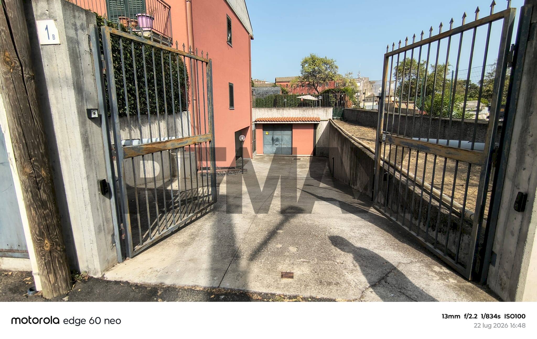 Ingresso su strada - Box Via Strasburgo
 
1, San Gregorio di Catania - foto 1