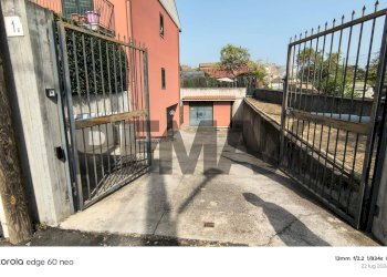 Ingresso su strada - Box Via Strasburgo
 
1, San Gregorio di Catania - foto 1