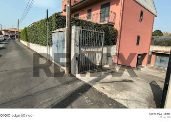 Cancello su strada - Box Via Strasburgo
 
1, San Gregorio di Catania - foto 8