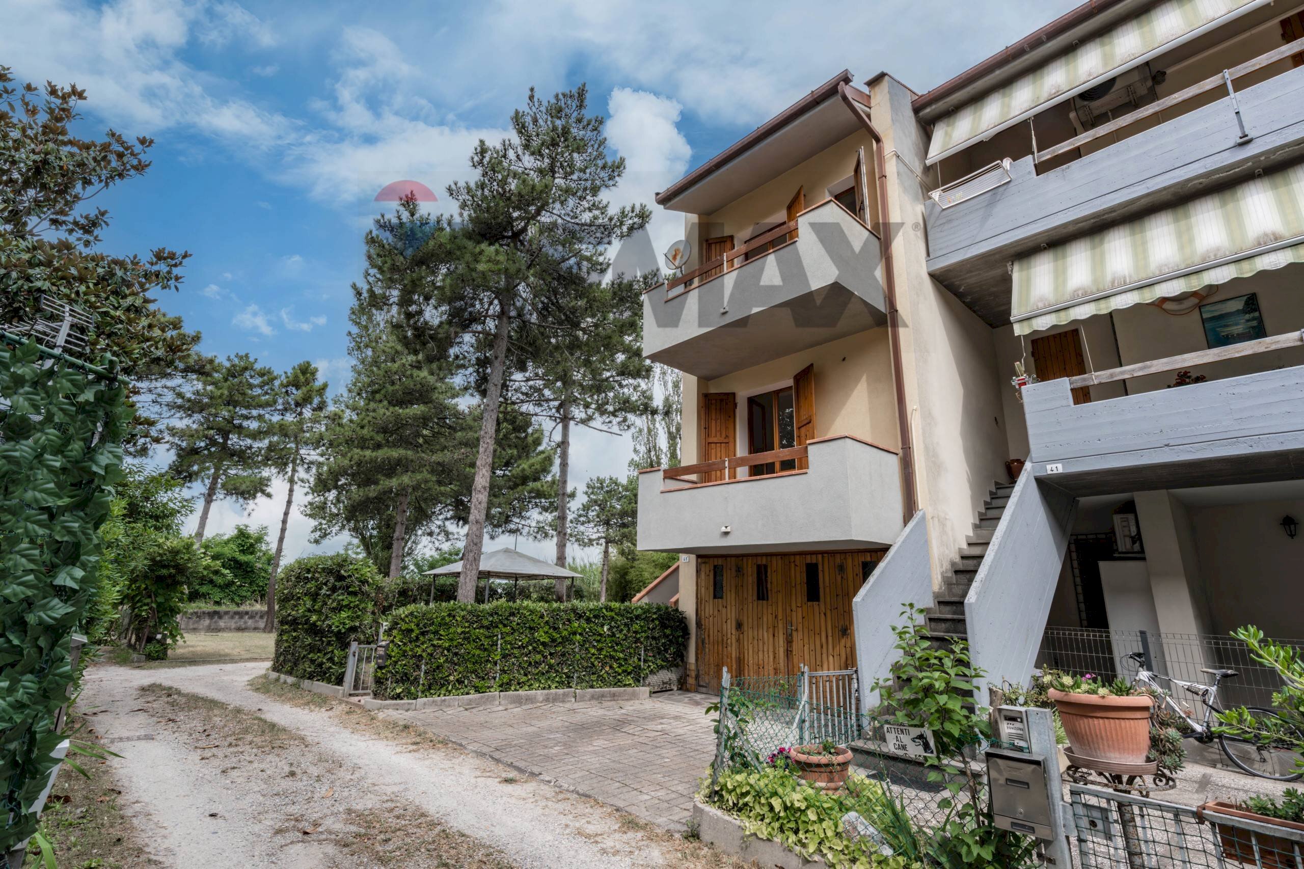 Edificio all\'aperto - Villa a Schiera Viale Giotto
 
41, Ravenna - foto 1