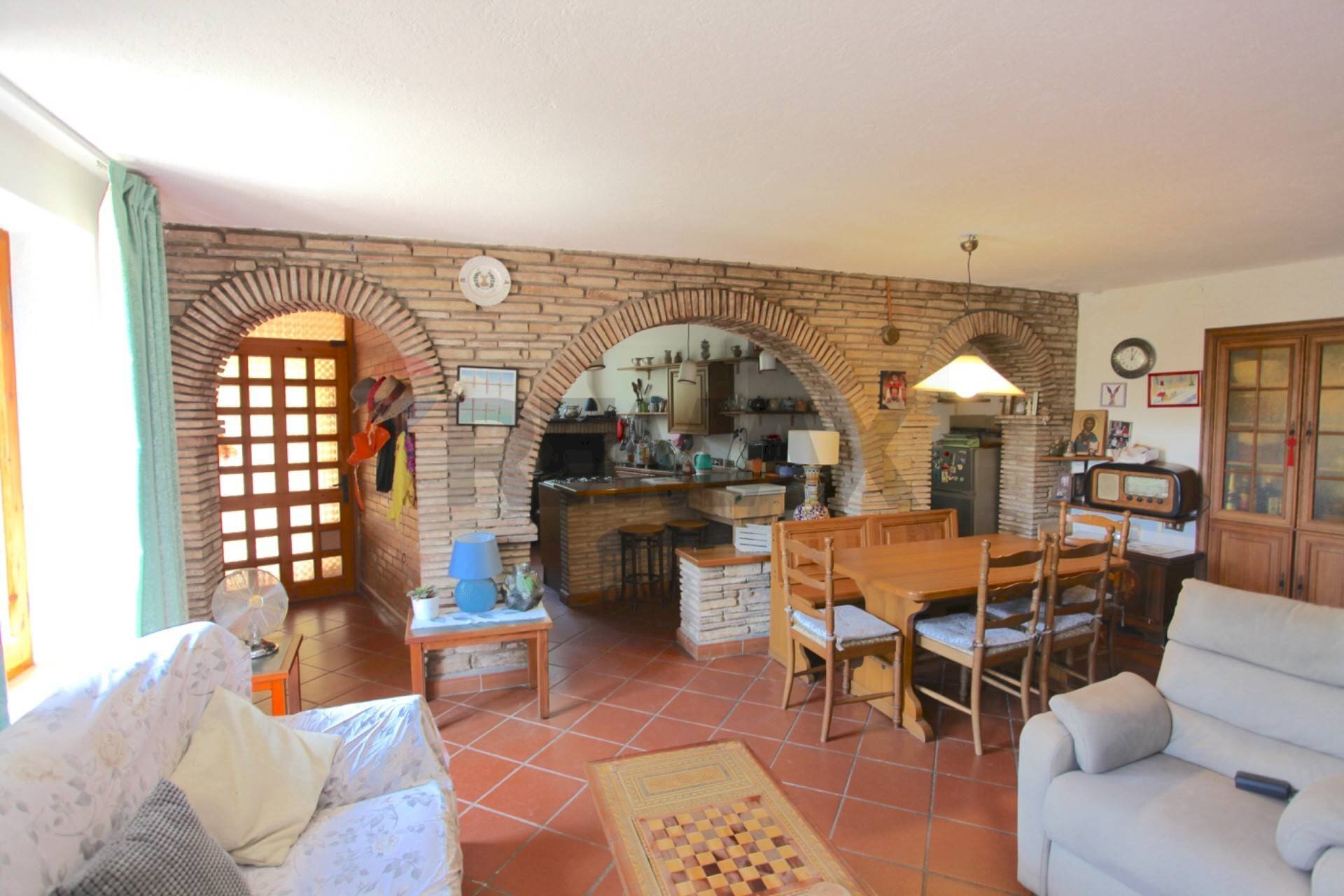 Sala da pranzo - Semi-detached house Via Rocca Sant'Angelo
 
46, Assisi - photo 1