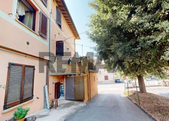 Edificio all\'aperto - Three-room apartment Via Francescana
 
2, Deruta - photo 5