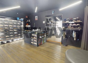 Cabina armadio - Negozio Via Dell' Isola Romana
1, Bastia Umbra - foto 1