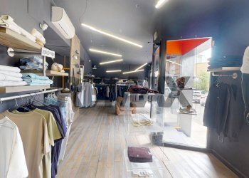 Cabina armadio - Negozio Via Dell' Isola Romana
1, Bastia Umbra - foto 9