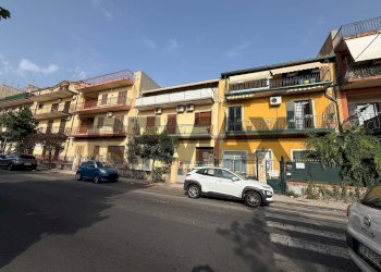 Edificio all\'aperto - Trilocale Via della Regione
 
68, San Giovanni la Punta - foto 2