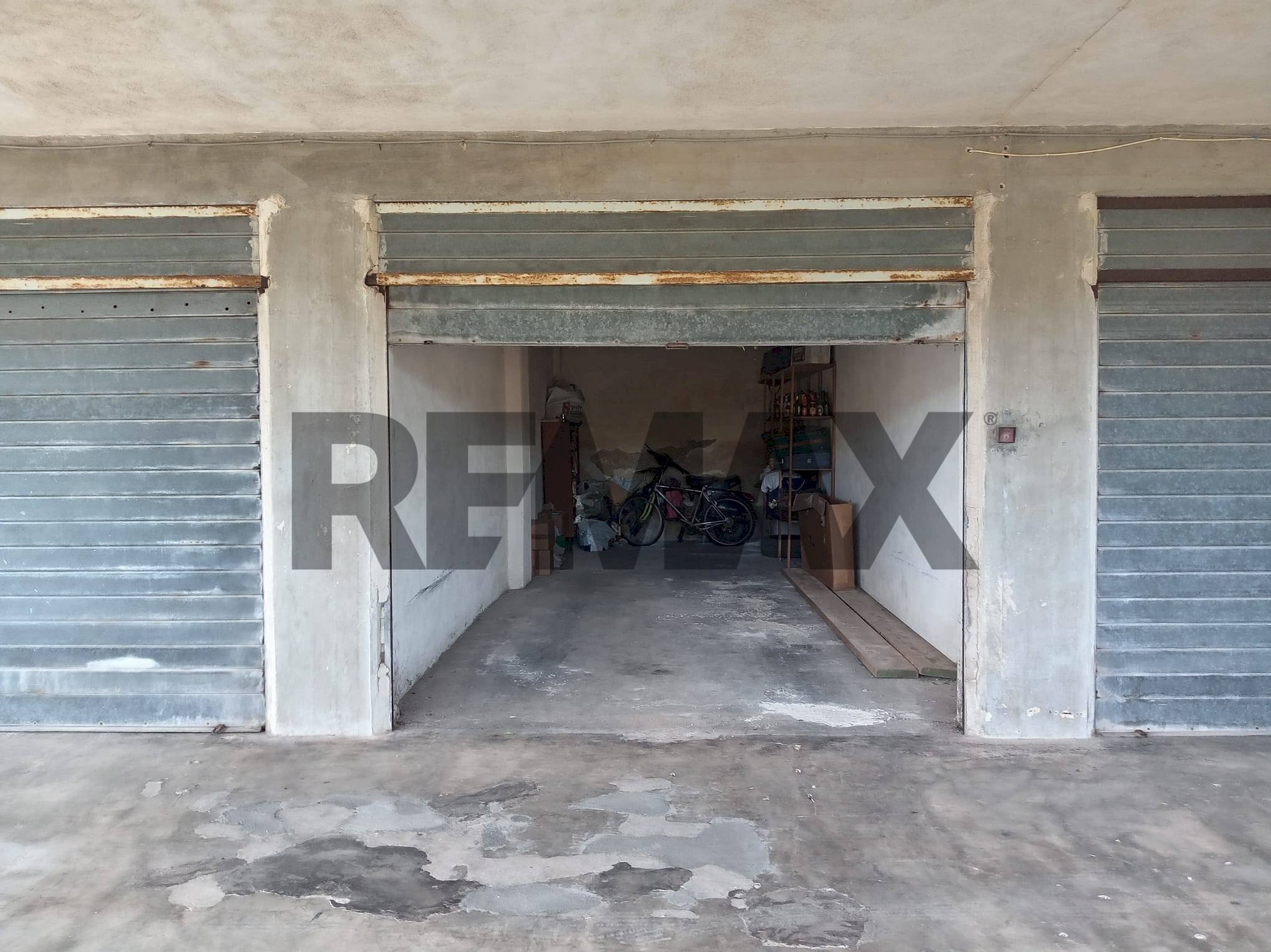 Parcheggio - Box Via I Maggio
 
sn, Sortino - photo 1