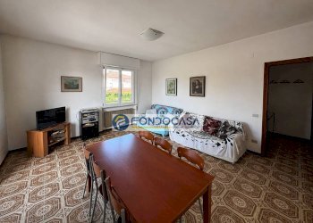 Soggiorno - Quadrilocale Via firenze, Massa - foto 2