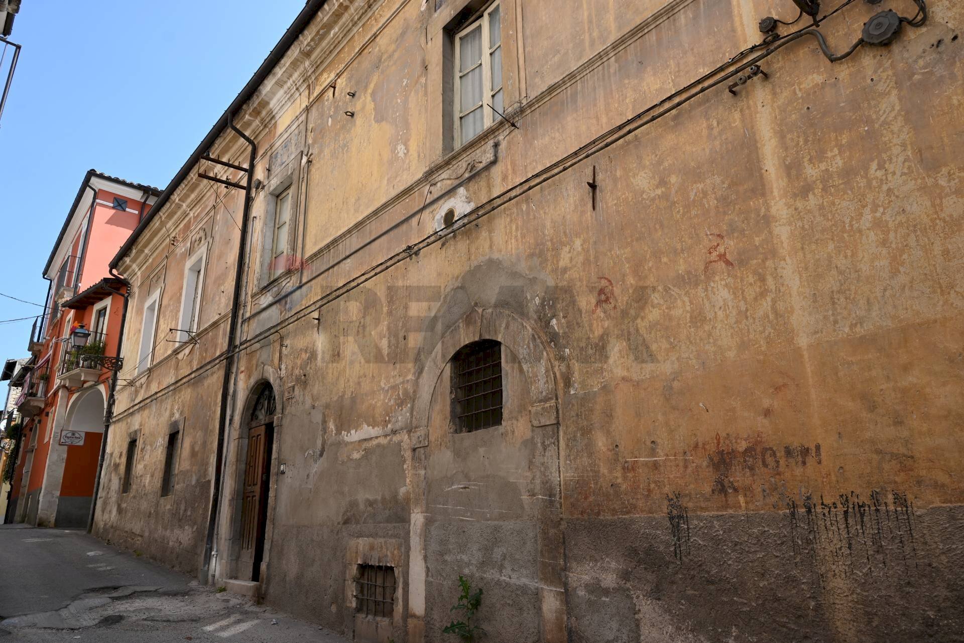 Edificio all\'aperto - Casa indipendente Via Probo Mariano
131, Sulmona - foto 2