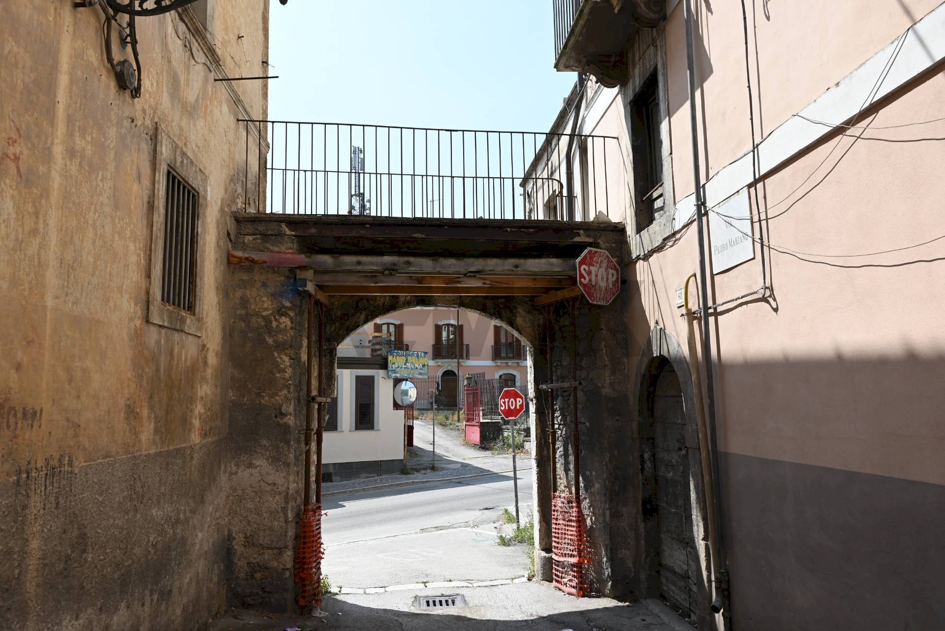 Edificio all\'aperto - Casa indipendente Via Probo Mariano
131, Sulmona - foto 3