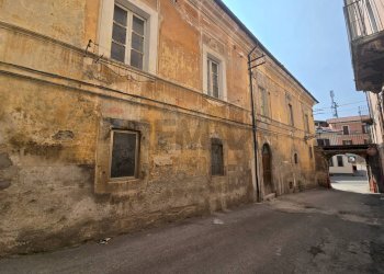 Edificio all\'aperto - Casa indipendente Via Probo Mariano
131, Sulmona - foto 1