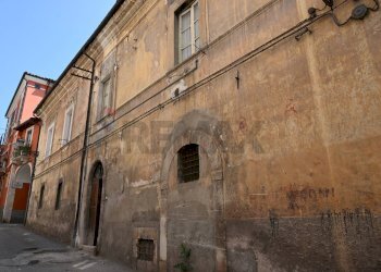 Edificio all\'aperto - Casa indipendente Via Probo Mariano
131, Sulmona - foto 2