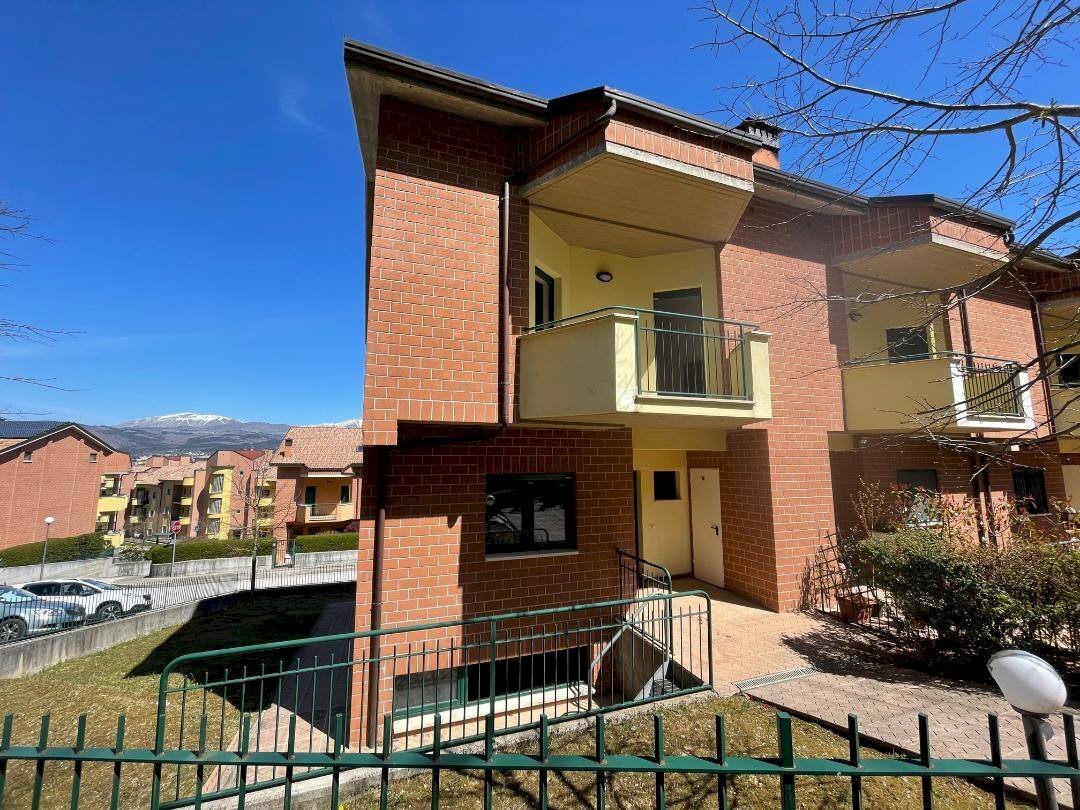 Foto 1 - Villa a Schiera Via dei Tigli
 
15, L'Aquila - foto 1