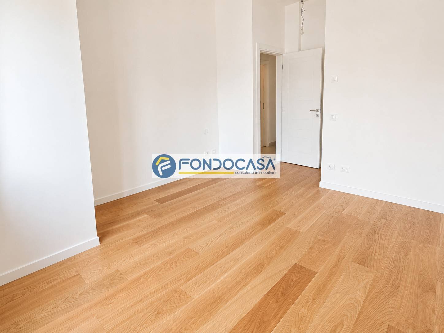 Camera - Three-room apartment via carrara
1, Viareggio - photo 3