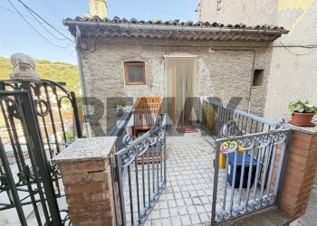 Casa all\'aperto - Semi-detached house via Del Cipollaro
 
8, Campolieto - photo 1
