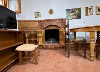 Sala da pranzo - Semi-detached house via Del Cipollaro
 
8, Campolieto - photo 3