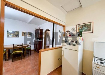 Sala da pranzo - Semi-detached house via Del Cipollaro
 
8, Campolieto - photo 5