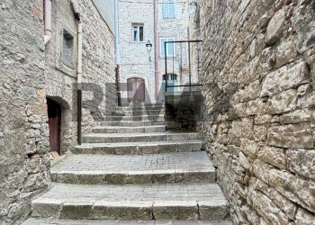 Scale - Semi-detached house via Del Cipollaro
 
8, Campolieto - photo 13