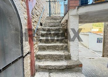 Scale - Semi-detached house via Del Cipollaro
 
8, Campolieto - photo 16