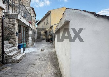Edificio all\'aperto - Semi-detached house via Del Cipollaro
 
8, Campolieto - photo 18